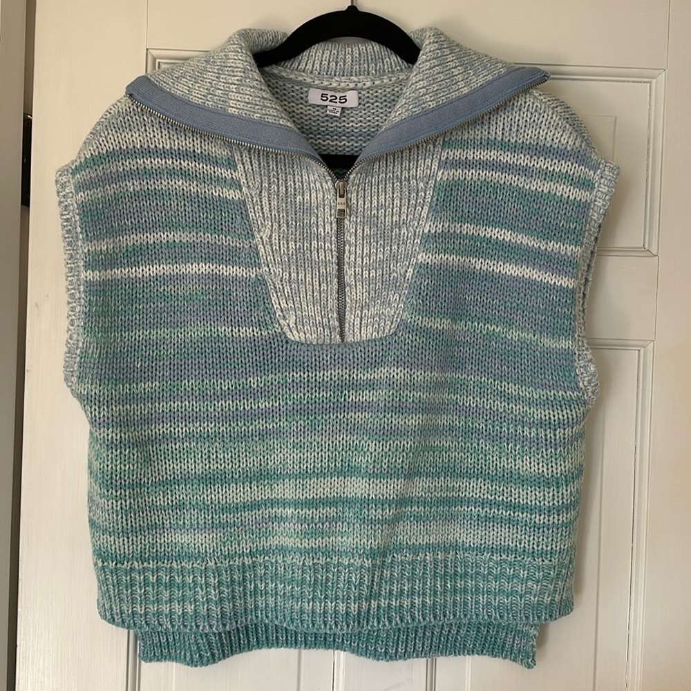 NWT 525 Knit Vest